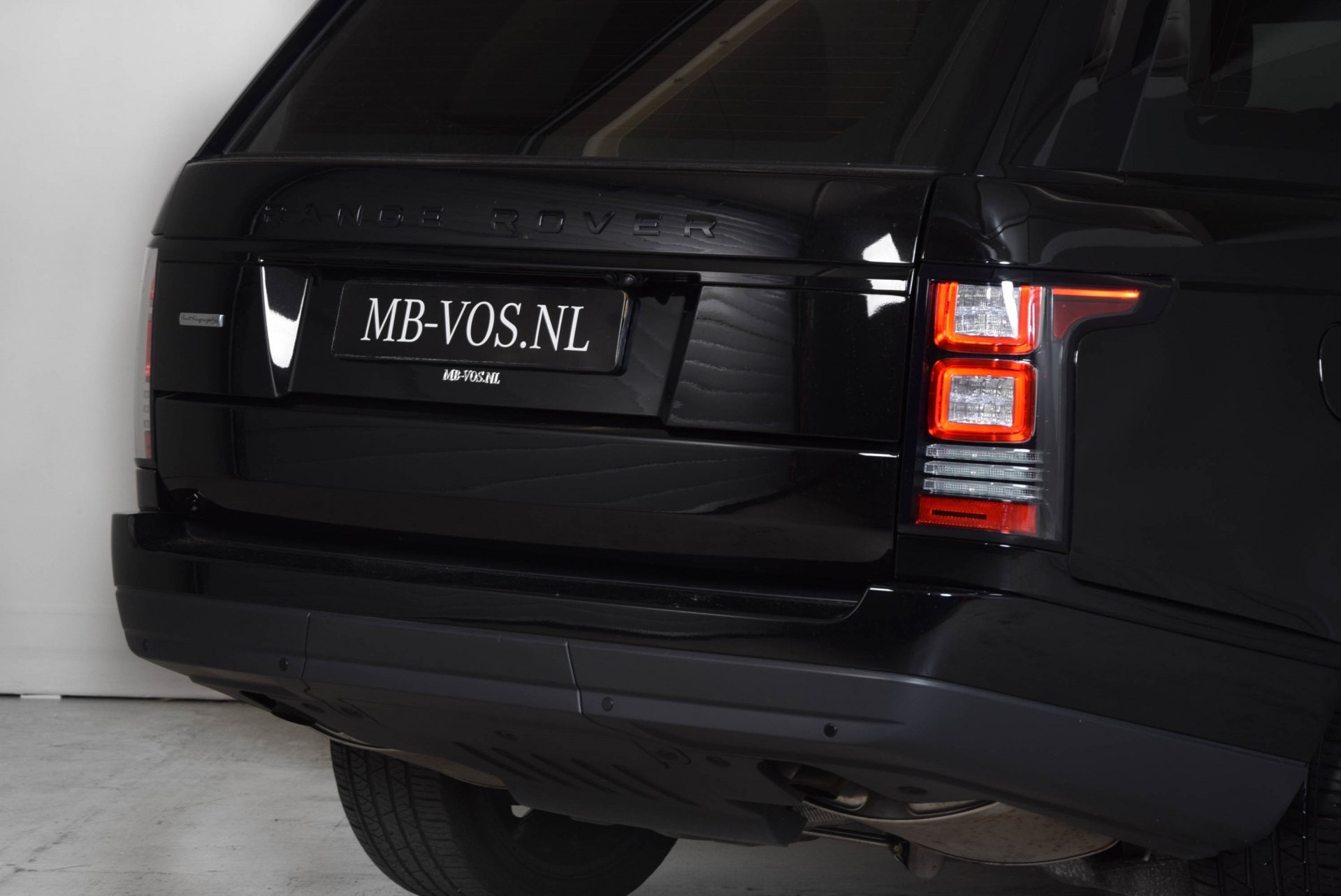 Land Rover Range Rover 3.0 TDV6 AUTOBIOGRAPHY LWB BlackDesign/Camera/TV/Panodak/LED Aut8 Foto 19