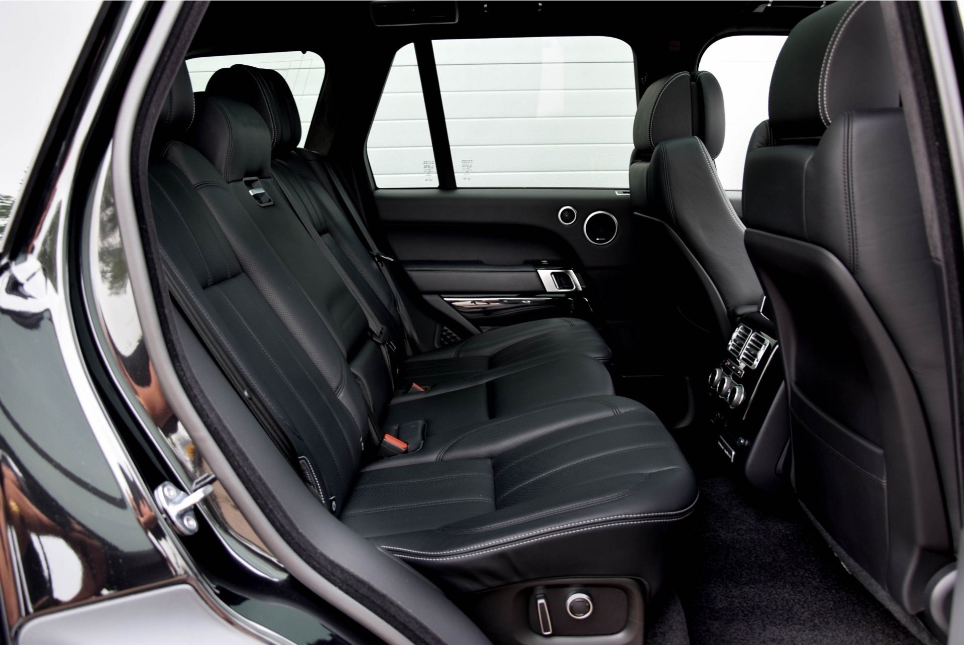 Land Rover Range Rover 3.0 TDV6 AUTOBIOGRAPHY LWB BlackDesign/Camera/TV/Panodak/LED Aut8 Foto 4