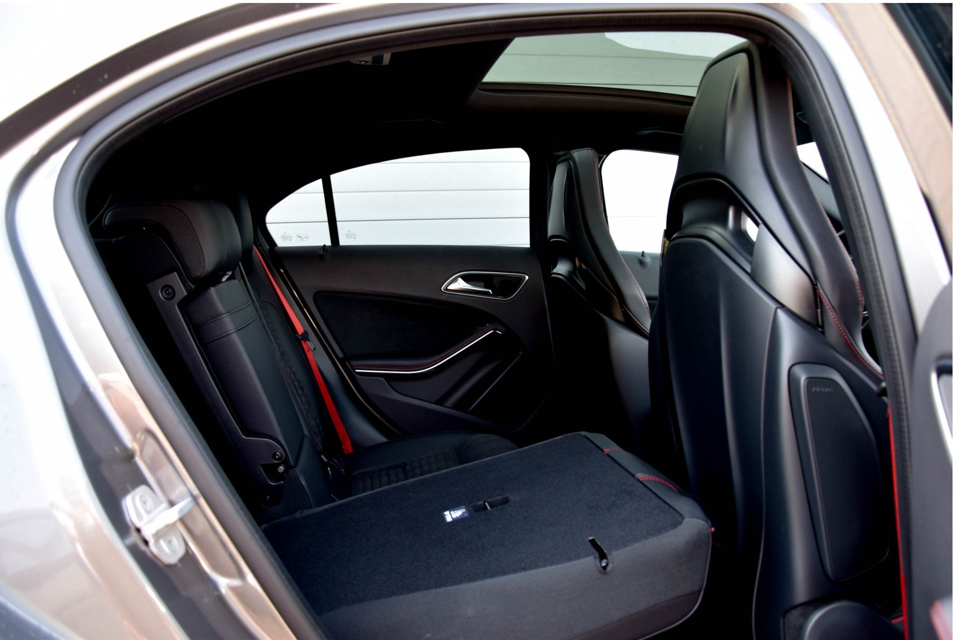 Mercedes-Benz A-Klasse 45 AMG 4-M Performance Stoelen+uitlaat/Aerodynamicapakket/Harman-Kardon/Keyless/Memory Aut7 Foto 5