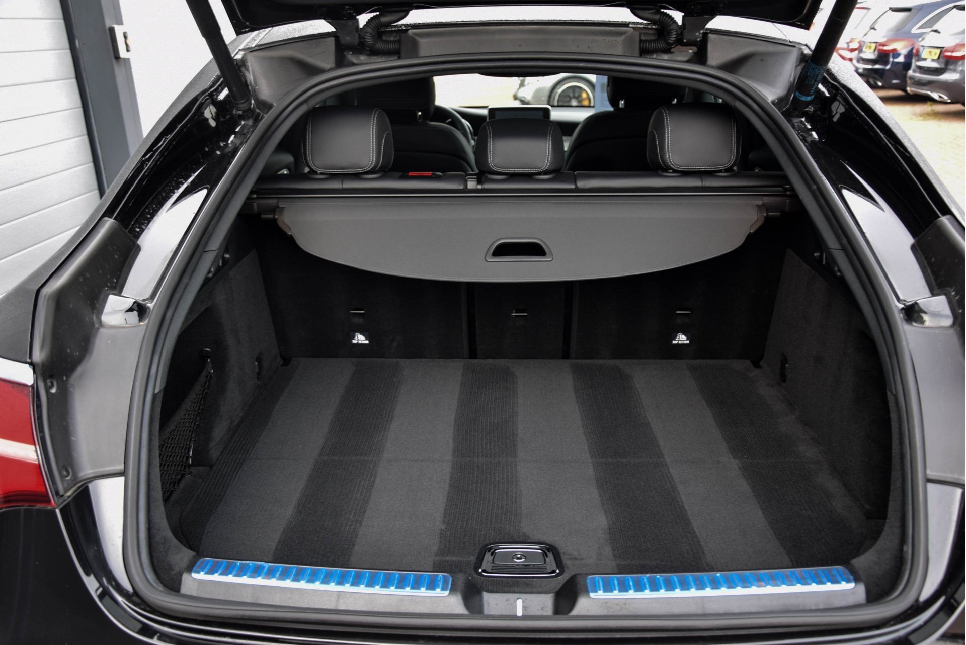 Mercedes-Benz GLC-Klasse Coupé 250 4-M AMG/Distronic/Camera/Burmester/Keyless/Schuifkanteldak Aut9 Foto 17