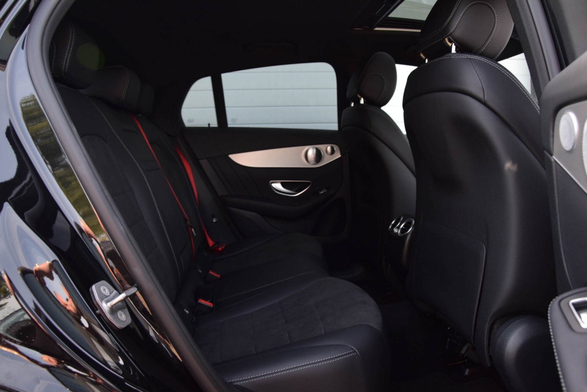 Mercedes-Benz GLC-Klasse Coupé 250 4-M AMG/Distronic/Camera/Burmester/Keyless/Schuifkanteldak Aut9 Foto 4