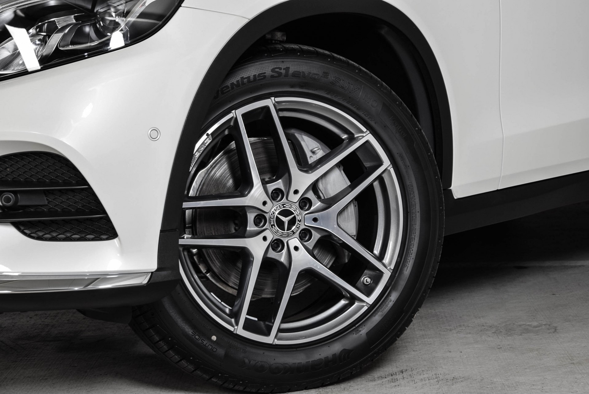 Mercedes-Benz GLC-Klasse 300 4-M AMG/Distronic/Camera/HUD/Standkachel/Carbon Aut9 Foto 16
