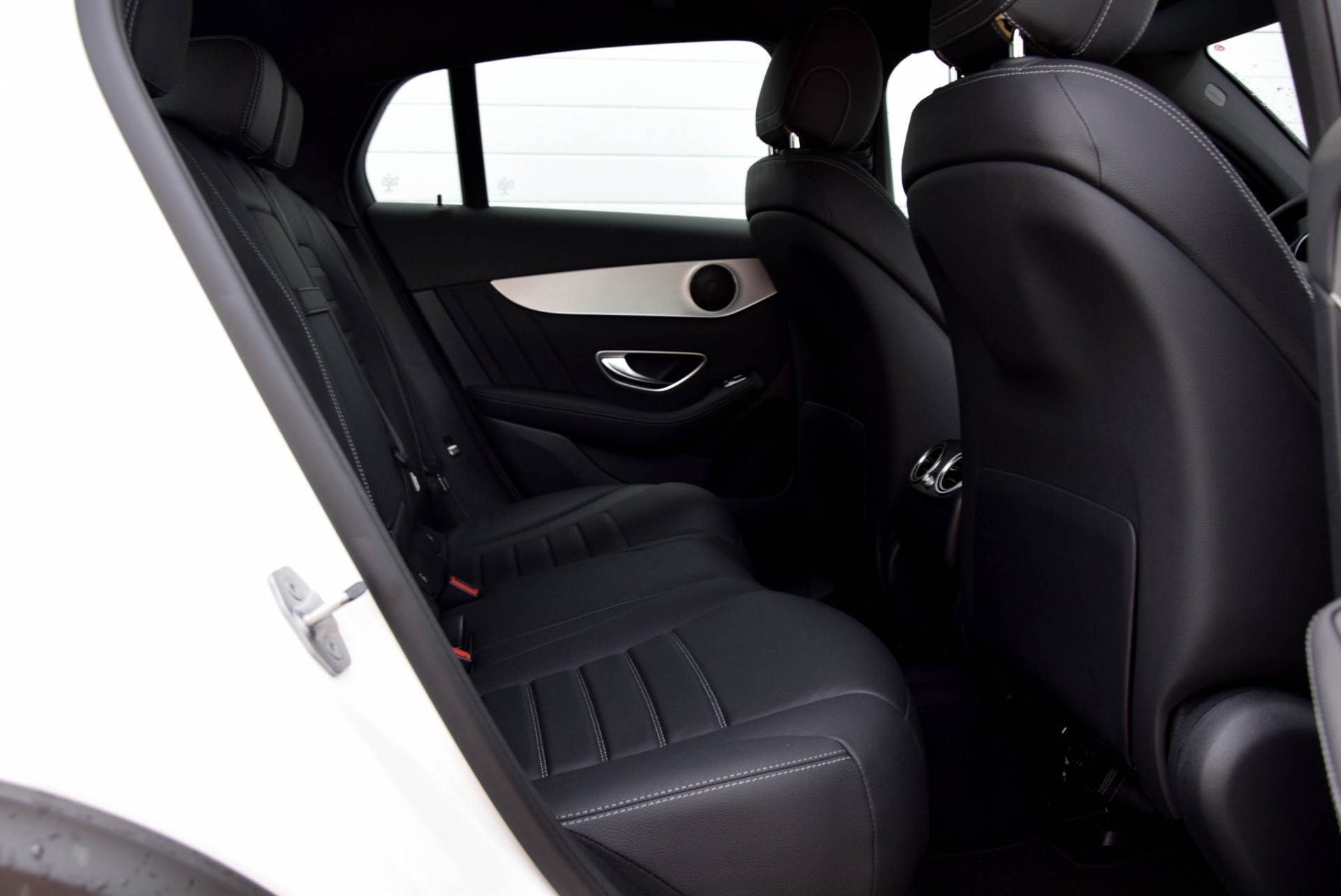 Mercedes-Benz GLC-Klasse 300 4-M AMG/Distronic/Camera/HUD/Standkachel/Carbon Aut9 Foto 4