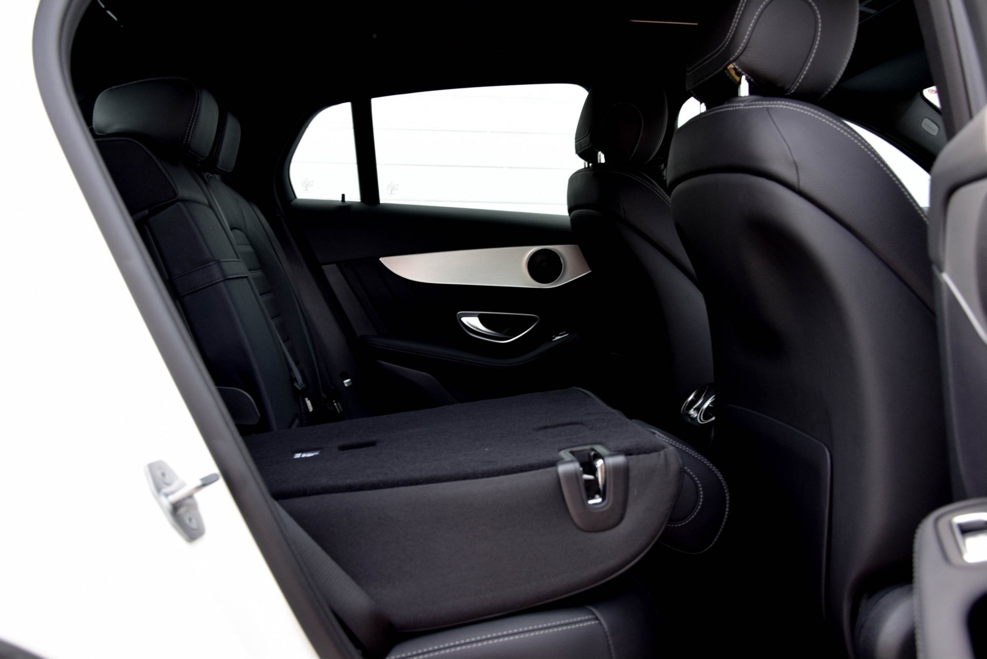 Mercedes-Benz GLC-Klasse 300 4-M AMG/Distronic/Camera/HUD/Standkachel/Carbon Aut9 Foto 5