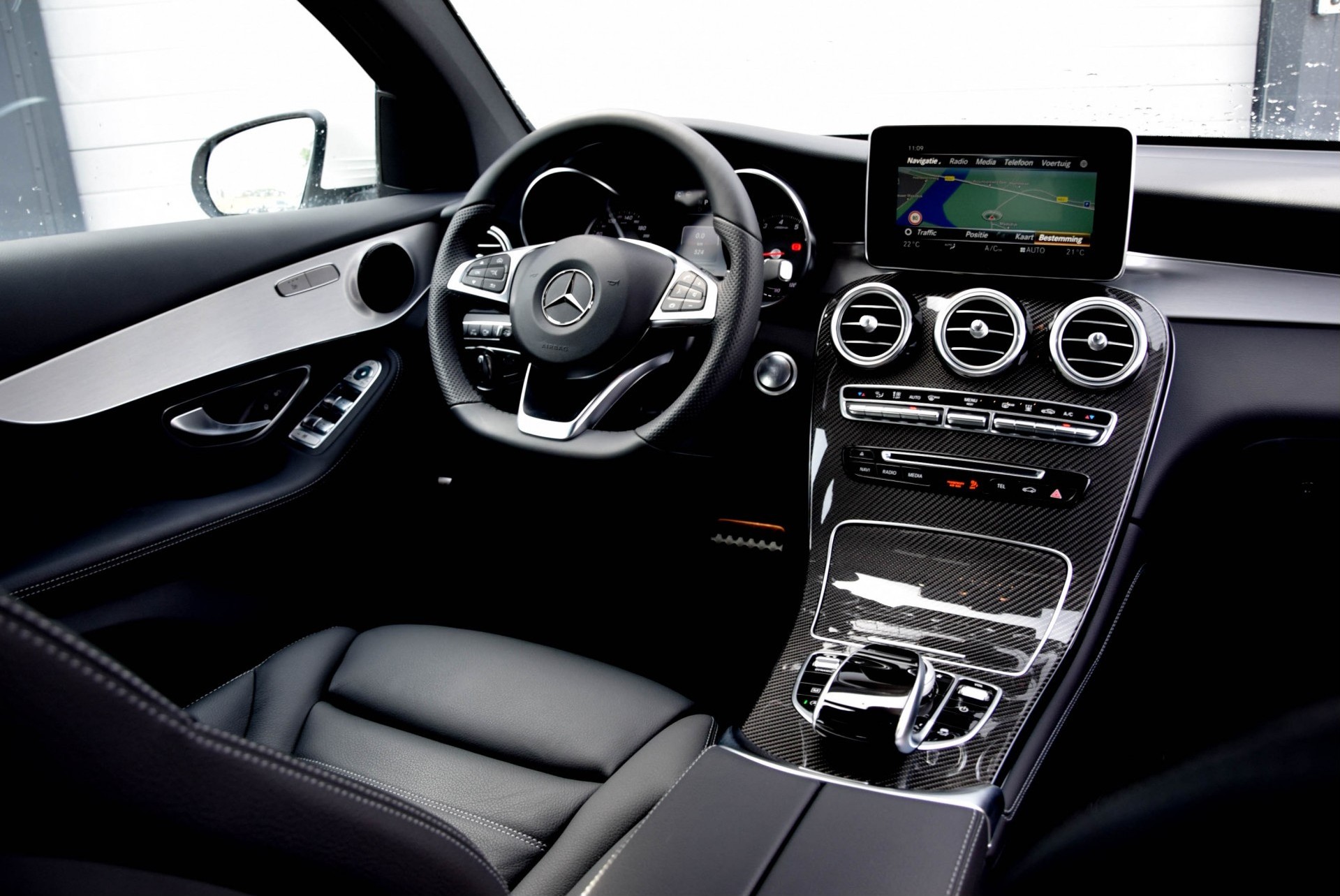 Mercedes-Benz GLC-Klasse 300 4-M AMG/Distronic/Camera/HUD/Standkachel/Carbon Aut9 Foto 6