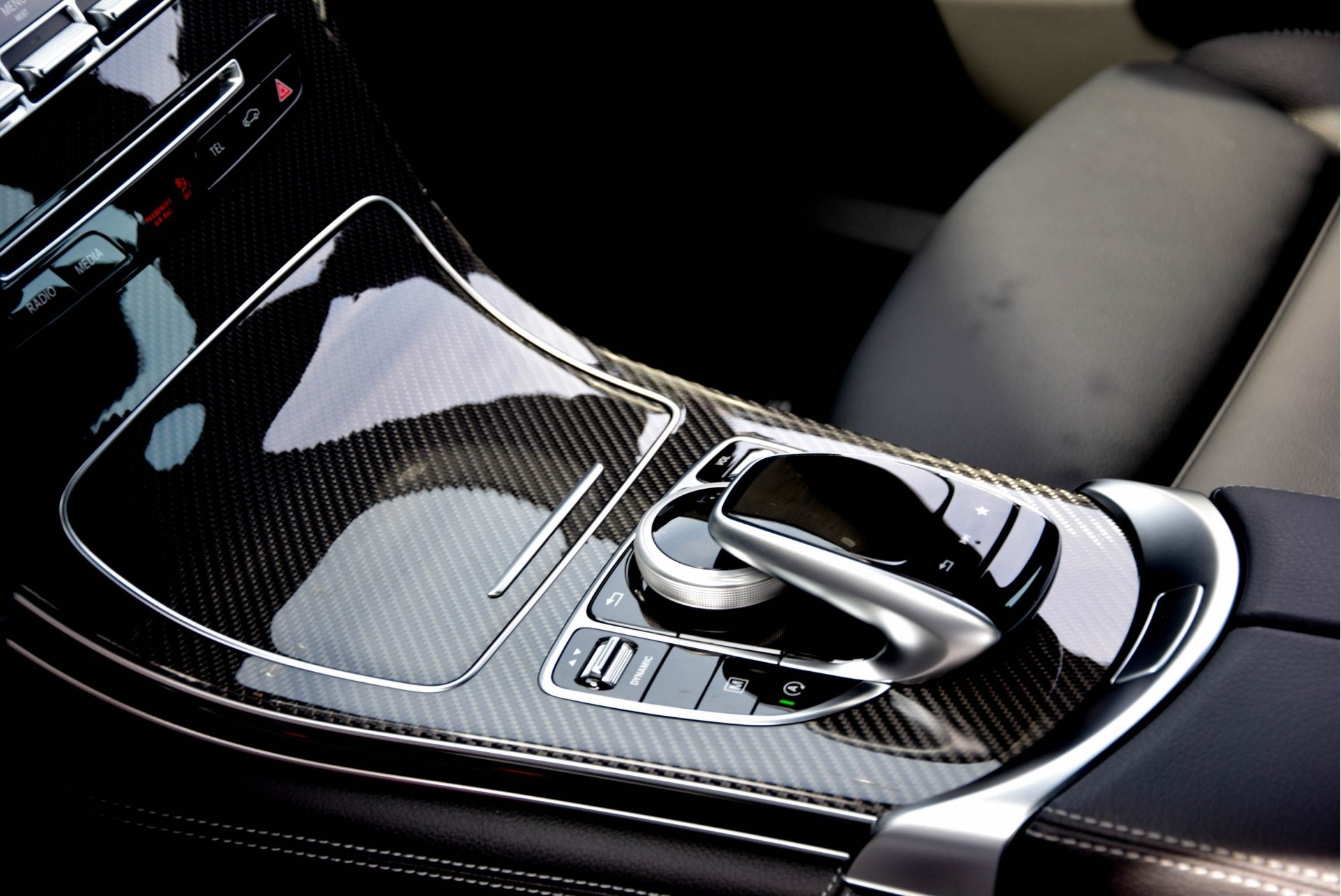 Mercedes-Benz GLC-Klasse 300 4-M AMG/Distronic/Camera/HUD/Standkachel/Carbon Aut9 Foto 9