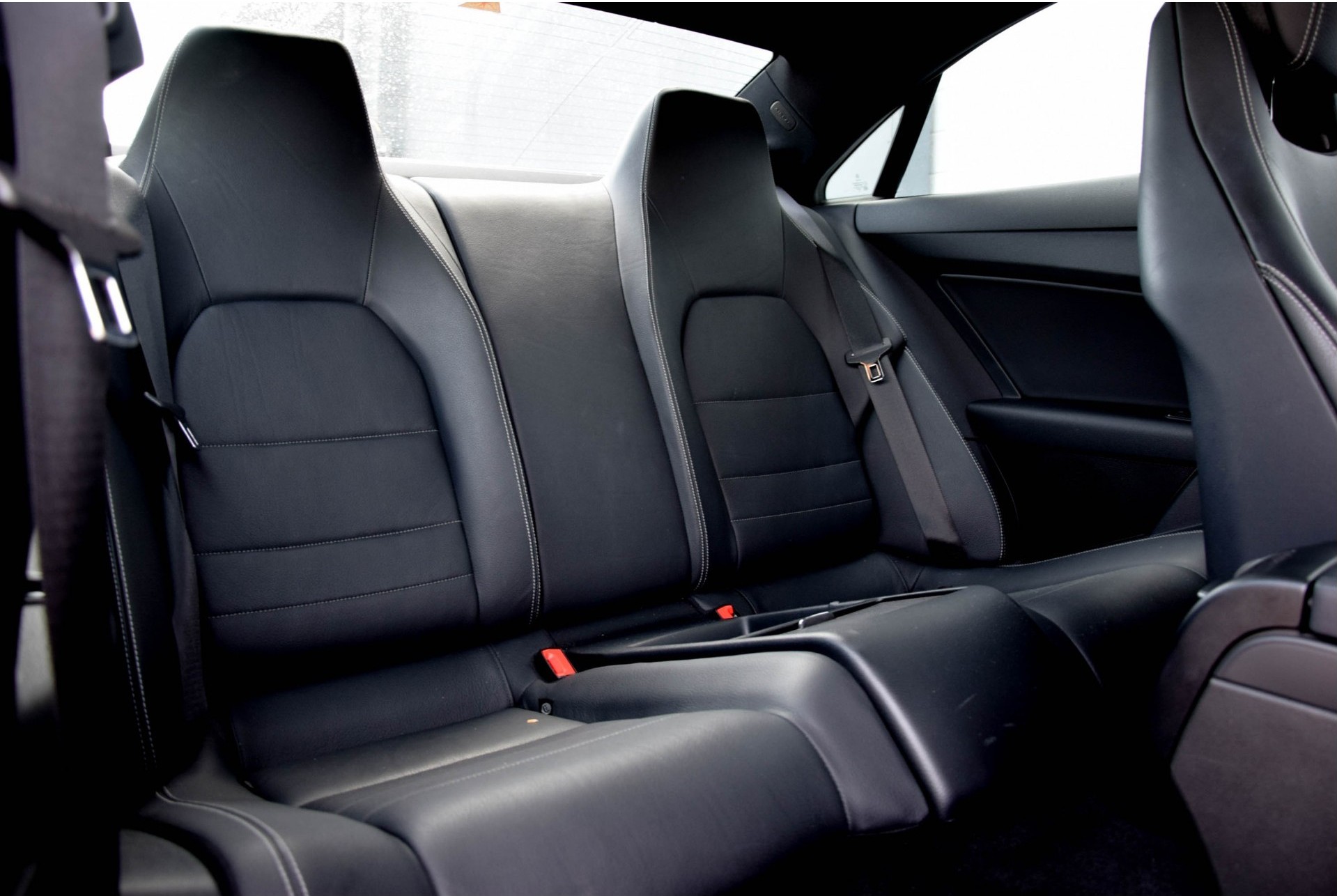 Mercedes-Benz E-Klasse Coupé 350 Cdi AMG Panorama/ILS/Navi/Verw-Stln Aut7 Foto 4