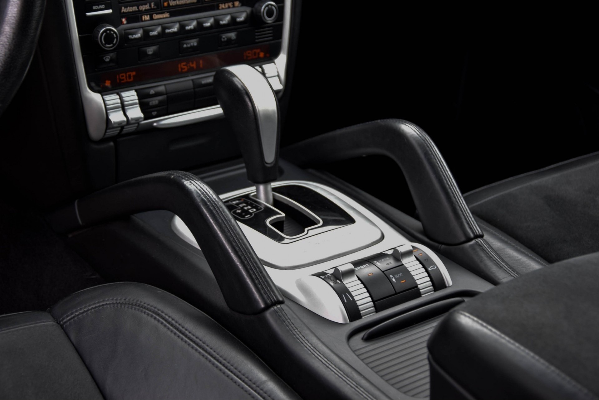 Porsche Cayenne 4.8 GTS YOUNGTIMER Xenon/21''/Schuifdak/Entertainment Aut6 Foto 17