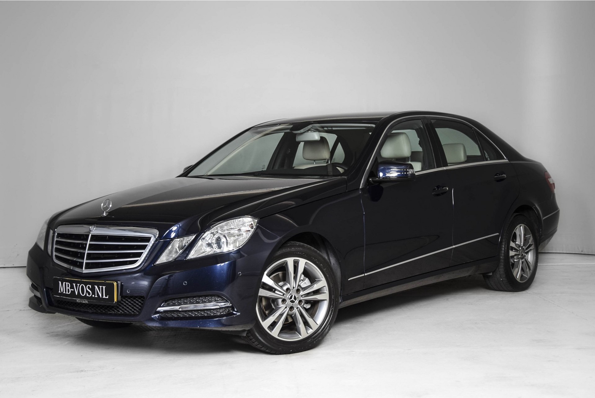 Mercedes-Benz E-Klasse 200 Cdi 2.2 3D Navi/Volleder/Wegklapbare trkhk/Pdc Aut7 Foto 1