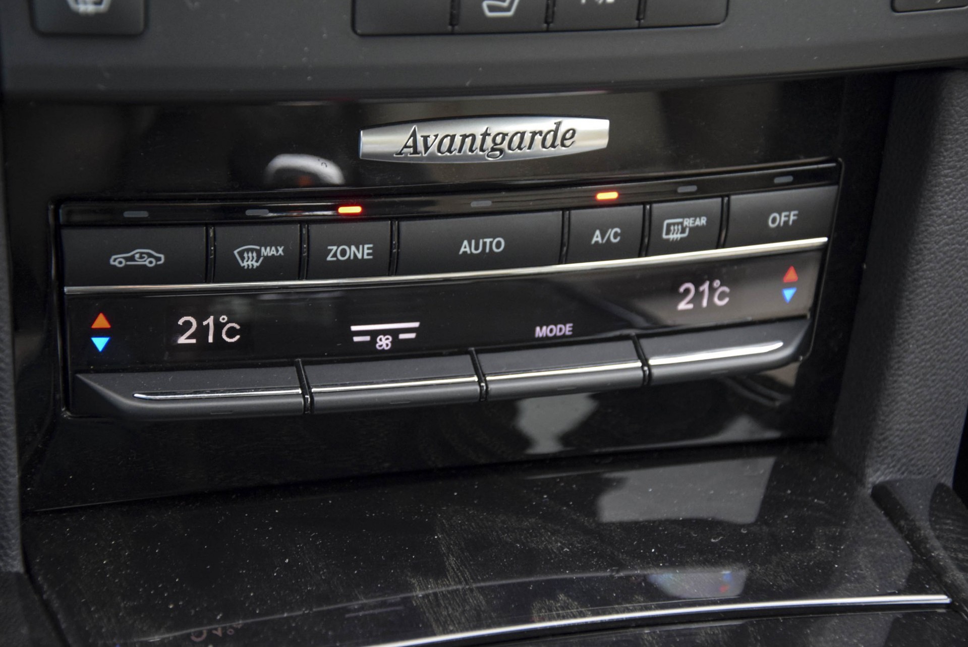 Mercedes-Benz E-Klasse 200 Cdi 2.2 3D Navi/Volleder/Wegklapbare trkhk/Pdc Aut7 Foto 12