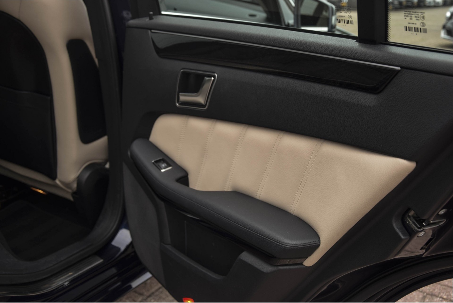 Mercedes-Benz E-Klasse 200 Cdi 2.2 3D Navi/Volleder/Wegklapbare trkhk/Pdc Aut7 Foto 14