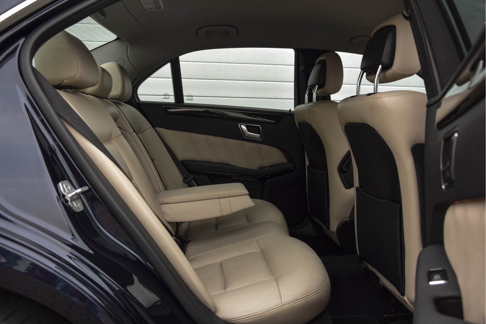 Mercedes-Benz E-Klasse 200 Cdi 2.2 3D Navi/Volleder/Wegklapbare trkhk/Pdc Aut7 Foto 4