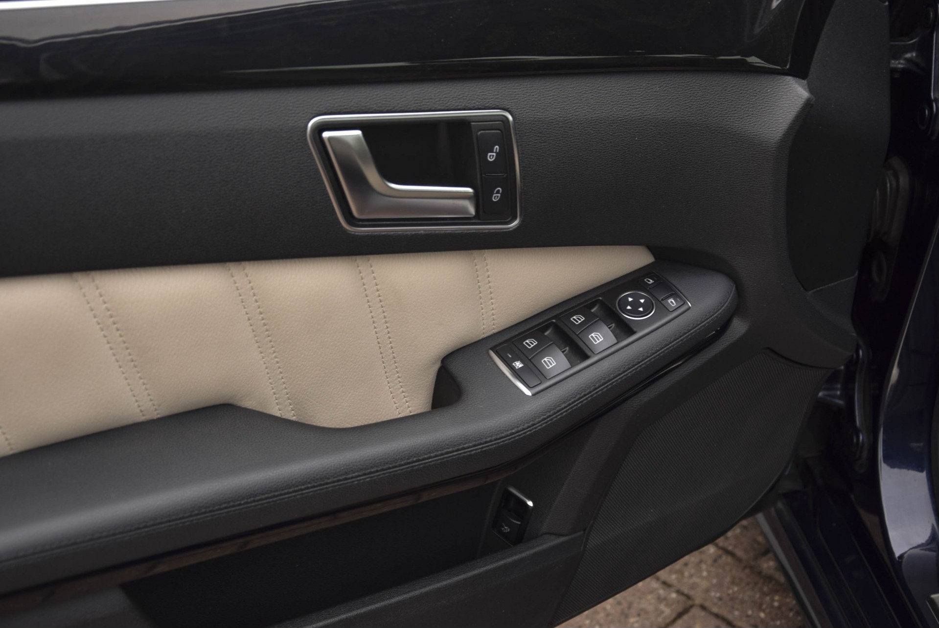 Mercedes-Benz E-Klasse 200 Cdi 2.2 3D Navi/Volleder/Wegklapbare trkhk/Pdc Aut7 Foto 6