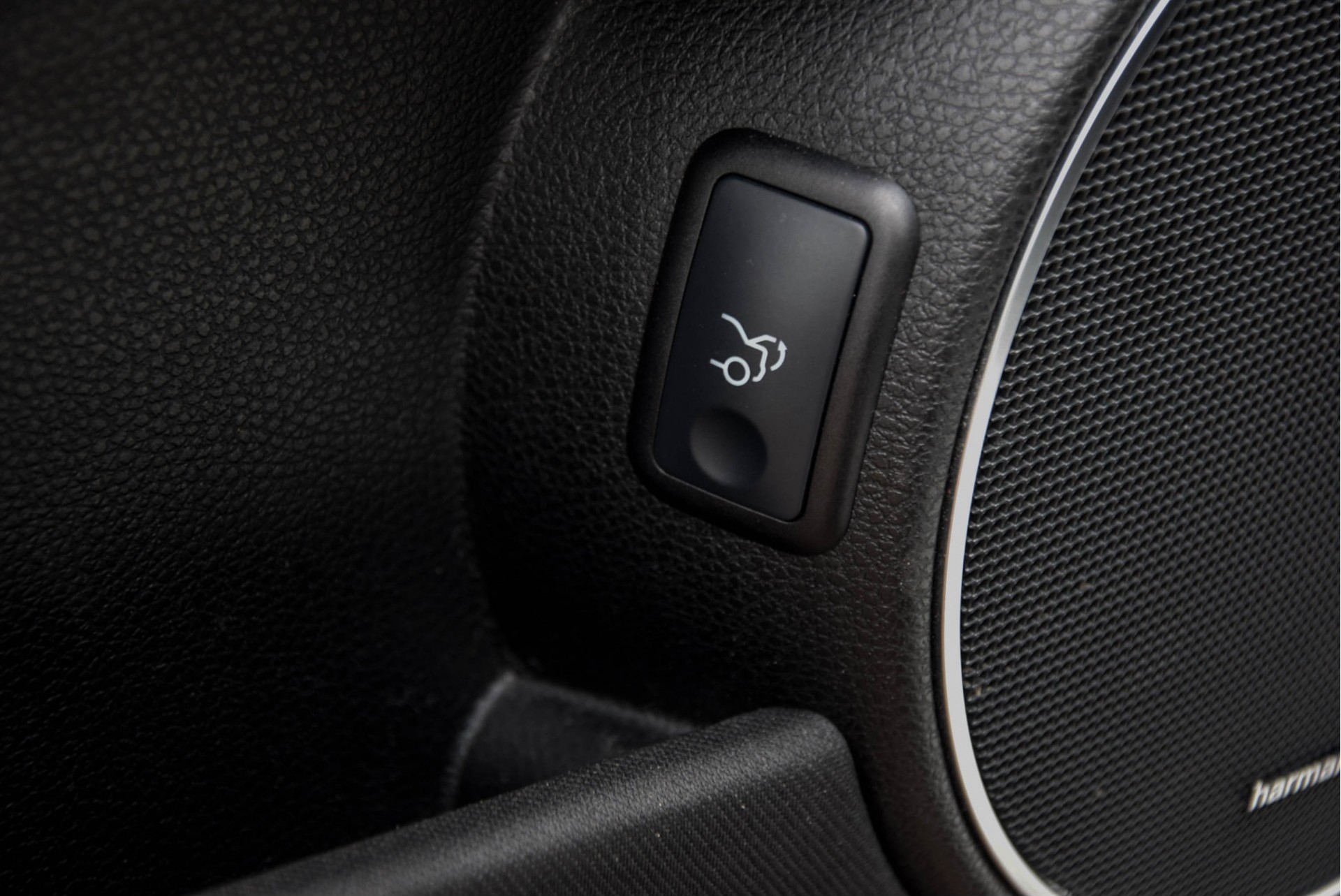 Mercedes-Benz C-Klasse C63 AMG Designo Carbon/Keyless/Harman-Kardon/ILS Aut7 Foto 15