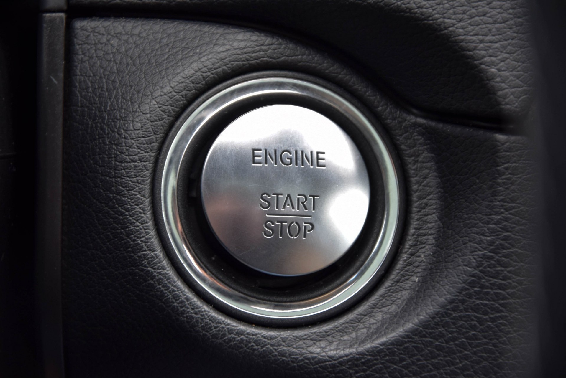 Mercedes-Benz C-Klasse C63 AMG Designo Carbon/Keyless/Harman-Kardon/ILS Aut7 Foto 18