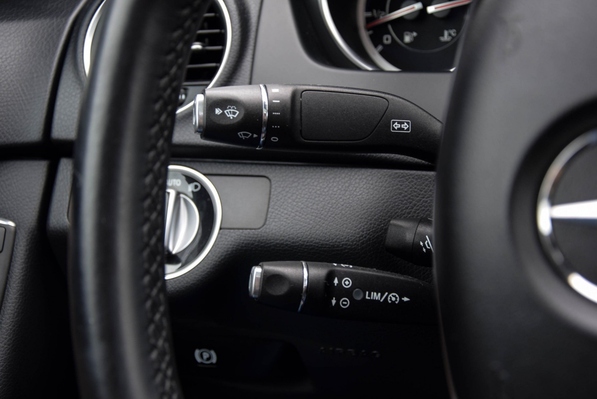 Mercedes-Benz C-Klasse C63 AMG Designo Carbon/Keyless/Harman-Kardon/ILS Aut7 Foto 19