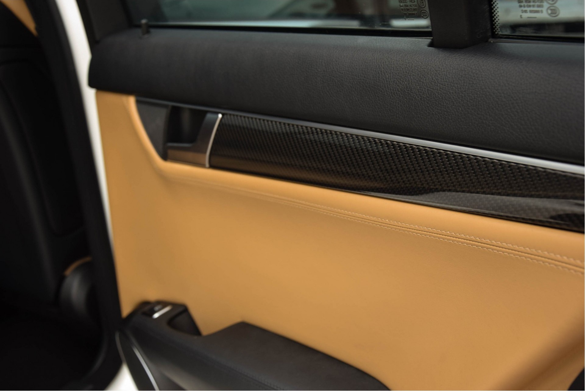 Mercedes-Benz C-Klasse C63 AMG Designo Carbon/Keyless/Harman-Kardon/ILS Aut7 Foto 24