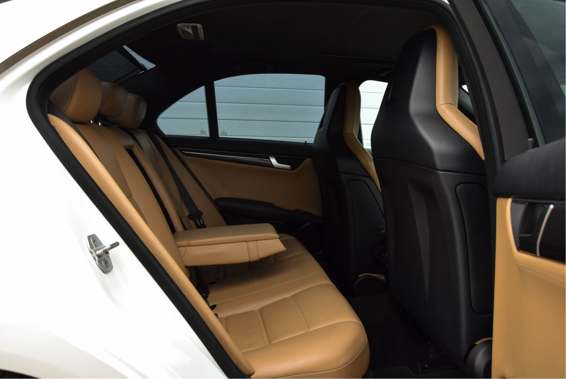 Mercedes-Benz C-Klasse C63 AMG Designo Carbon/Keyless/Harman-Kardon/ILS Aut7 Foto 4