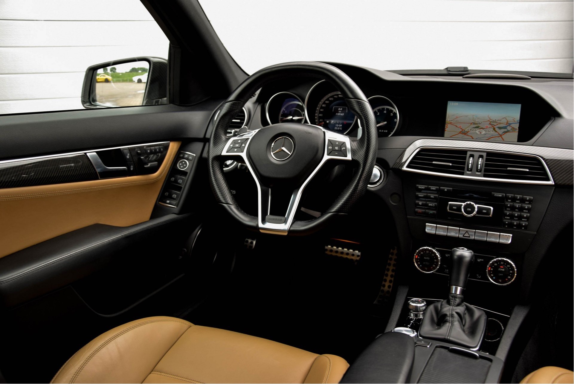 Mercedes-Benz C-Klasse C63 AMG Designo Carbon/Keyless/Harman-Kardon/ILS Aut7 Foto 6