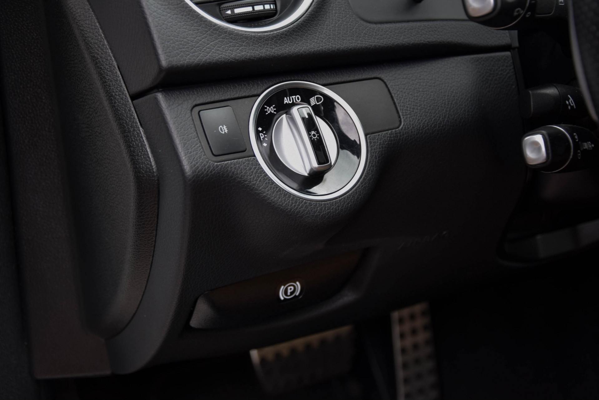 Mercedes-Benz C-Klasse C63 AMG Designo Carbon/Keyless/Harman-Kardon/ILS Aut7 Foto 9