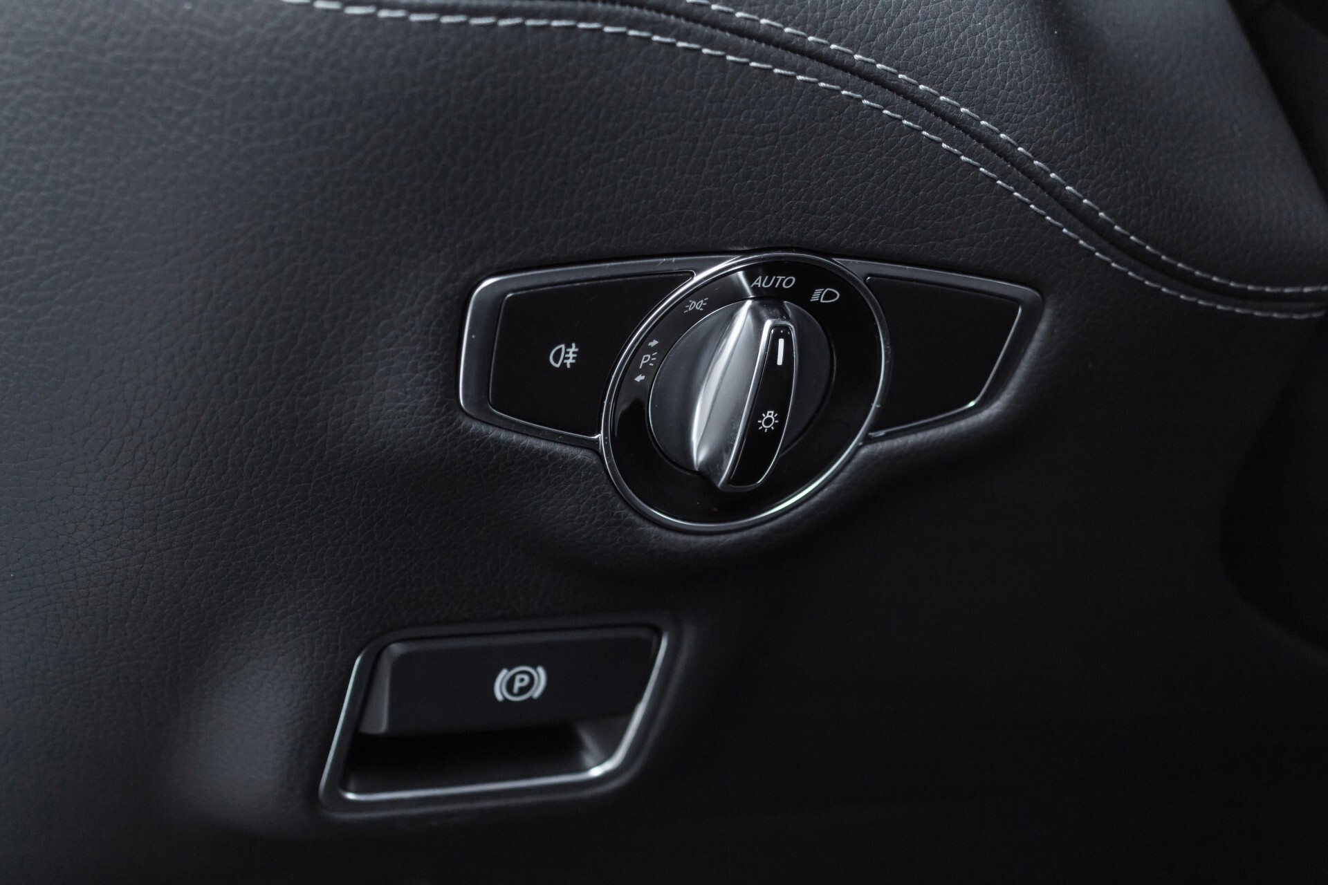 Mercedes-Benz S-Klasse Coupé 63 AMG 4-M Designo/Burmester 3D/Carbon/HUD/Standkachel Aut7 Foto 35