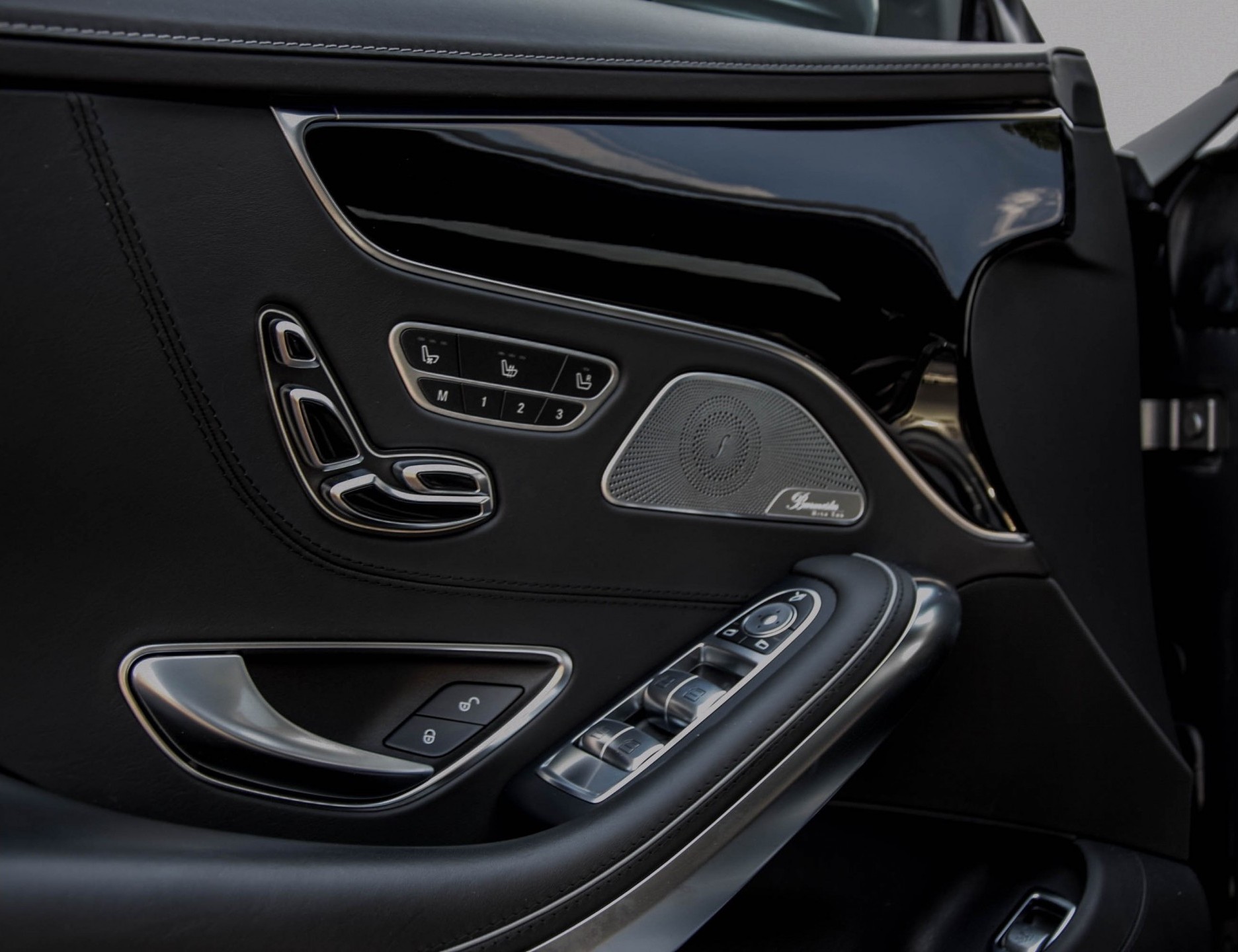 Mercedes-Benz S-Klasse Coupé 500 4-M AMG Designo Full Options Aut7 Nieuwprijs: €198699 Foto 9