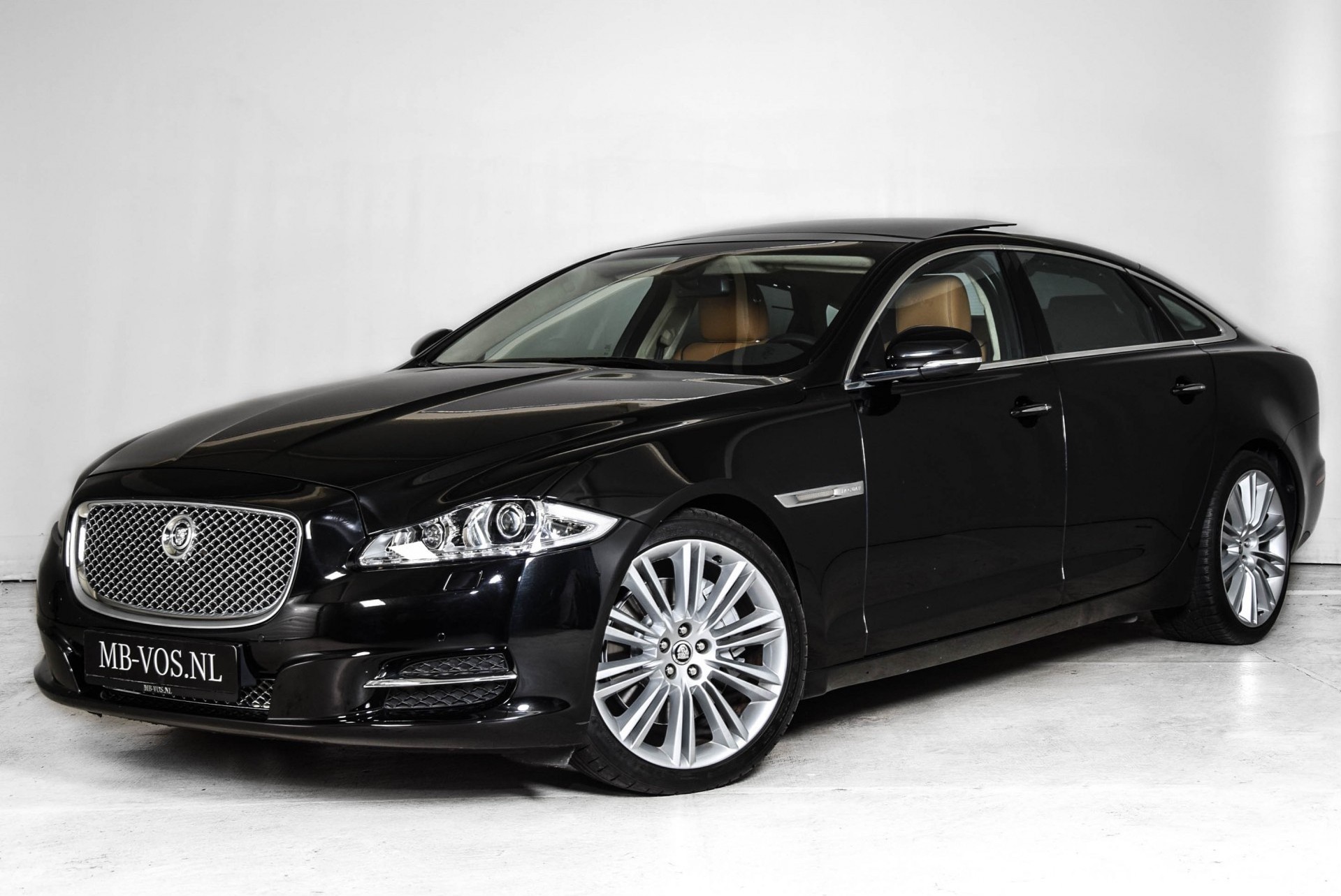 Jaguar XJ 5.0 V8 Portfolio LWB Panoschuifdak/Keyless/Memory Aut6 Foto 1