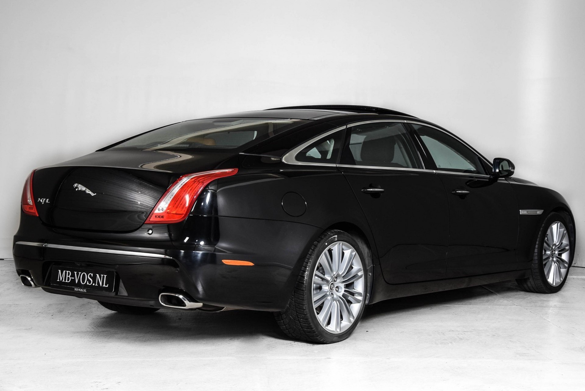 Jaguar XJ 5.0 V8 Portfolio LWB Panoschuifdak/Keyless/Memory Aut6 Foto 2