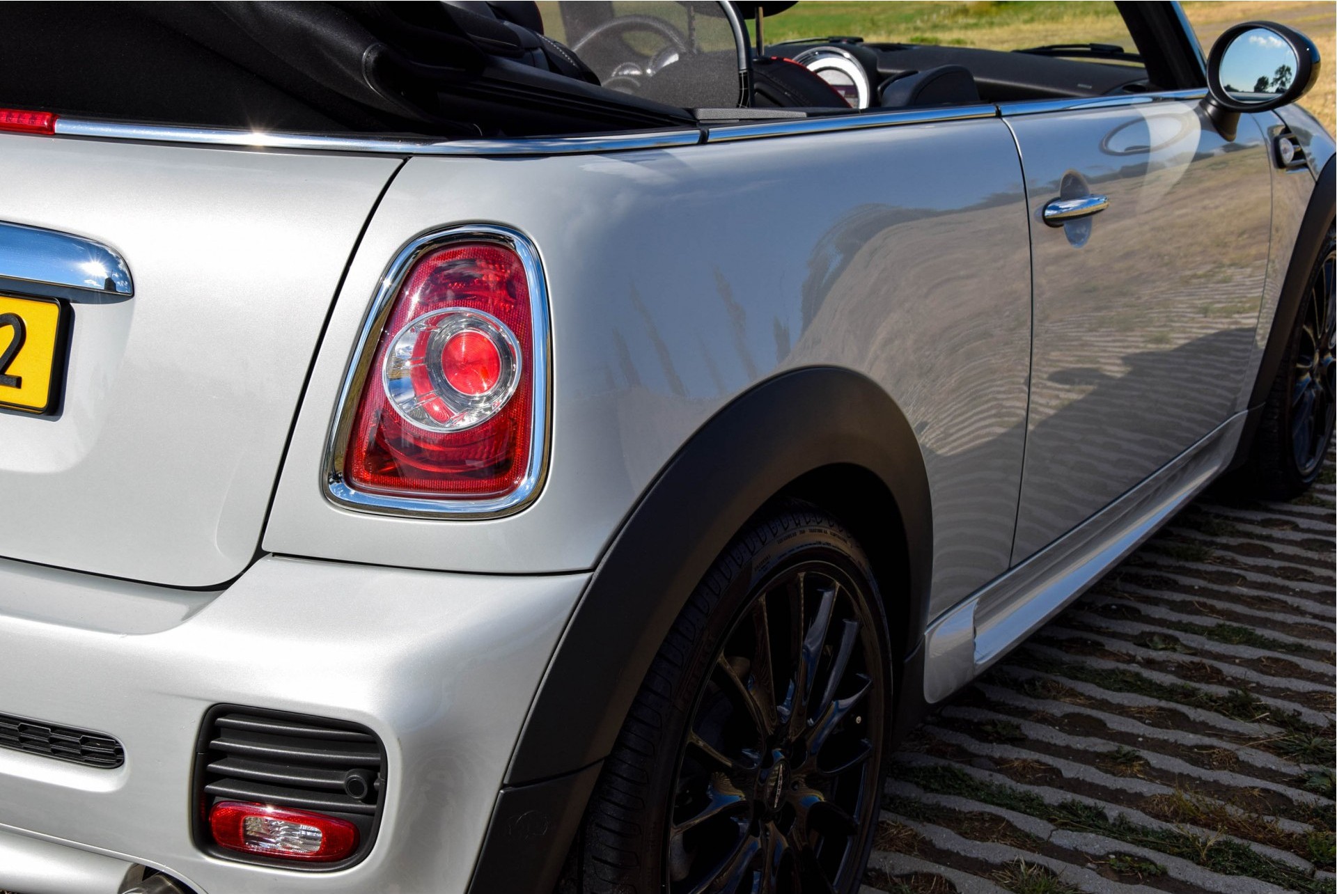 MINI Cabrio 1.6 Cooper JCW-pakket Navi/Leder/Xenon/Stoelv/Pts/ECC Foto 14