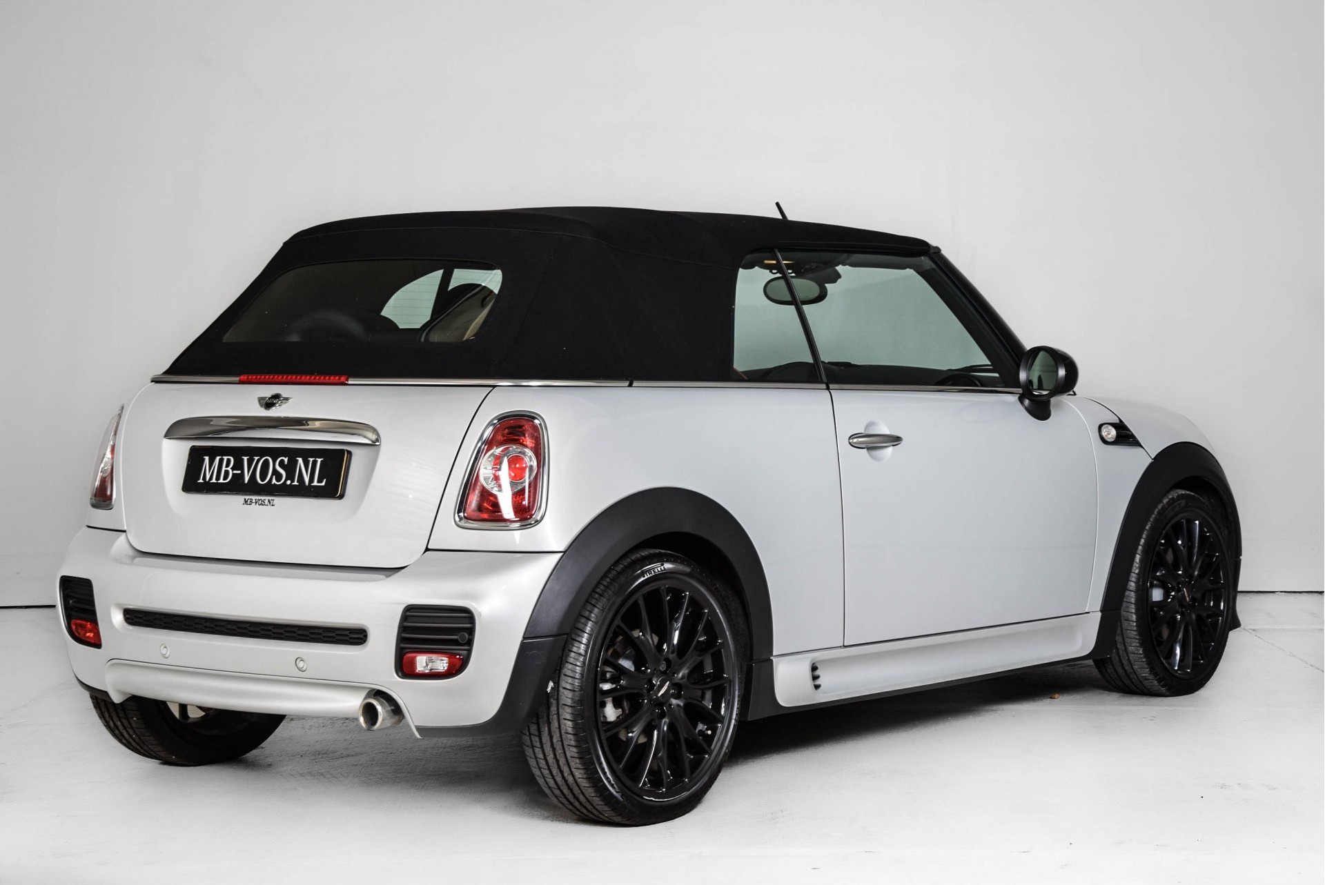 MINI Cabrio 1.6 Cooper JCW-pakket Navi/Leder/Xenon/Stoelv/Pts/ECC Foto 4
