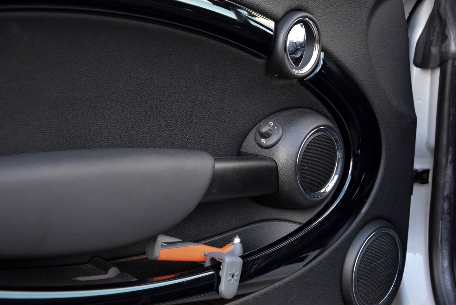 MINI Cabrio 1.6 Cooper JCW-pakket Navi/Leder/Xenon/Stoelv/Pts/ECC Foto 7