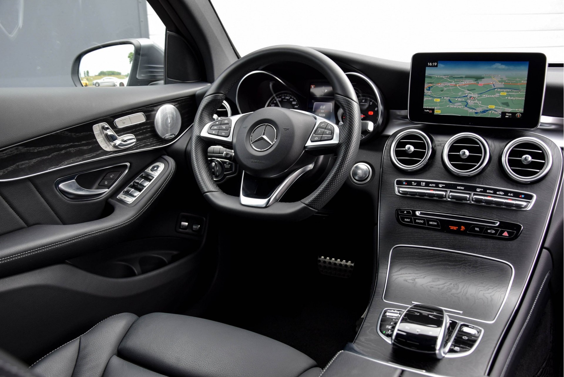 Mercedes-Benz GLC-Klasse Coupé 250 4-M AMG Schuifdak/Burmester/Comand/Memory/Trekhaak/360 camera Aut9 Foto 6