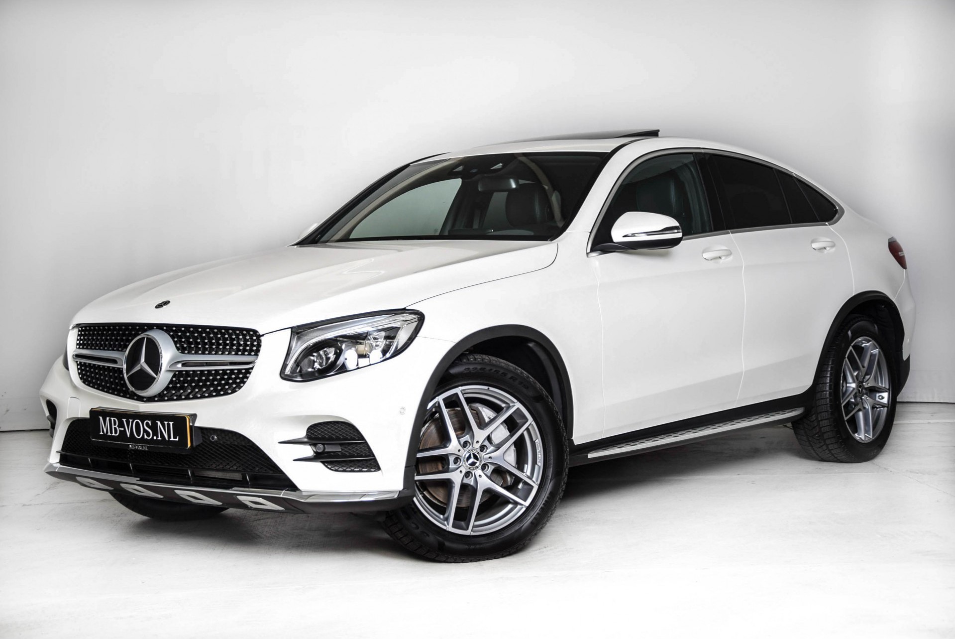 Mercedes-Benz GLC-Klasse 250d 4-M AMG coupe Distronic/Keyless/Carbon/HUD/Standkachel Aut9 Foto 1