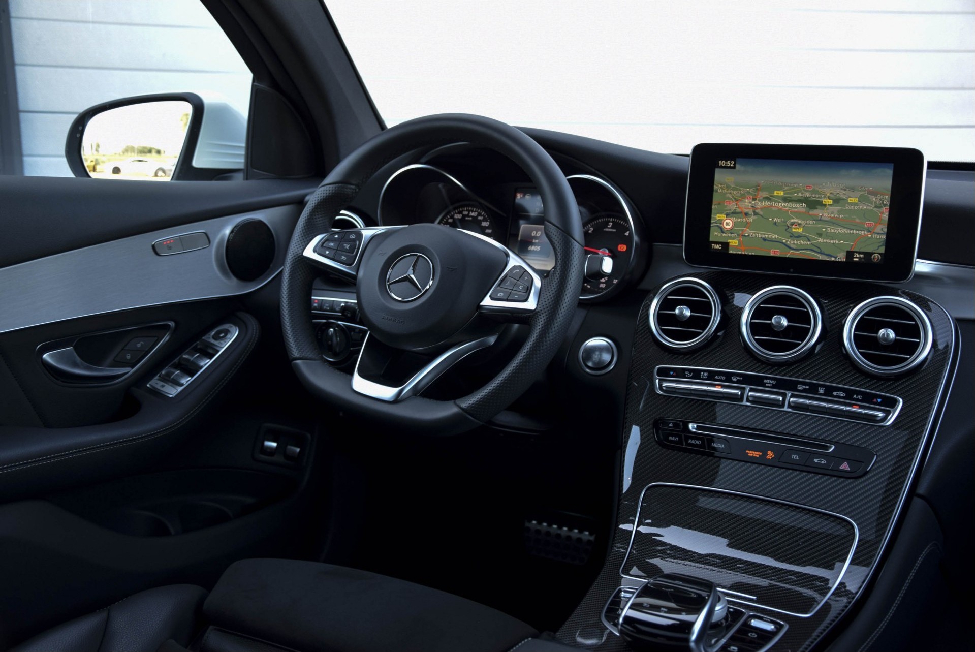 Mercedes-Benz GLC-Klasse 250d 4-M AMG coupe Distronic/Keyless/Carbon/HUD/Standkachel Aut9 Foto 6
