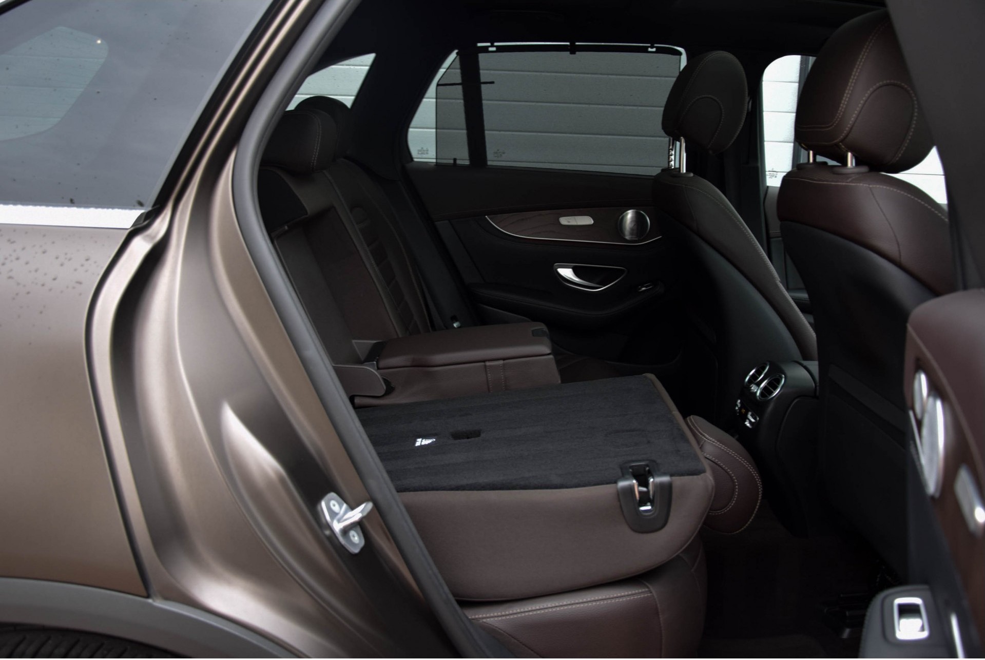 Mercedes-Benz GLC-Klasse 250 4-M Luchtvering/Distronic/Keyless Aut9 Nieuwprijs €97855 Foto 5