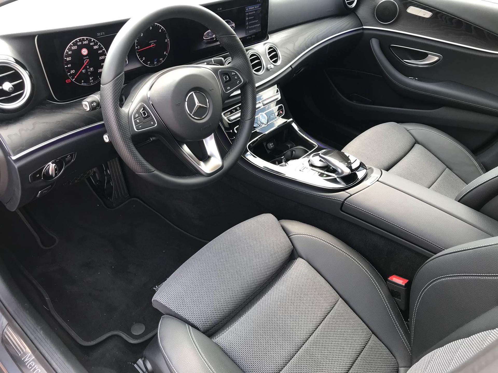 Mercedes-Benz E-Klasse 220d Avantgarde Widescreen/Comand/Schuifdak Aut9 Foto 3