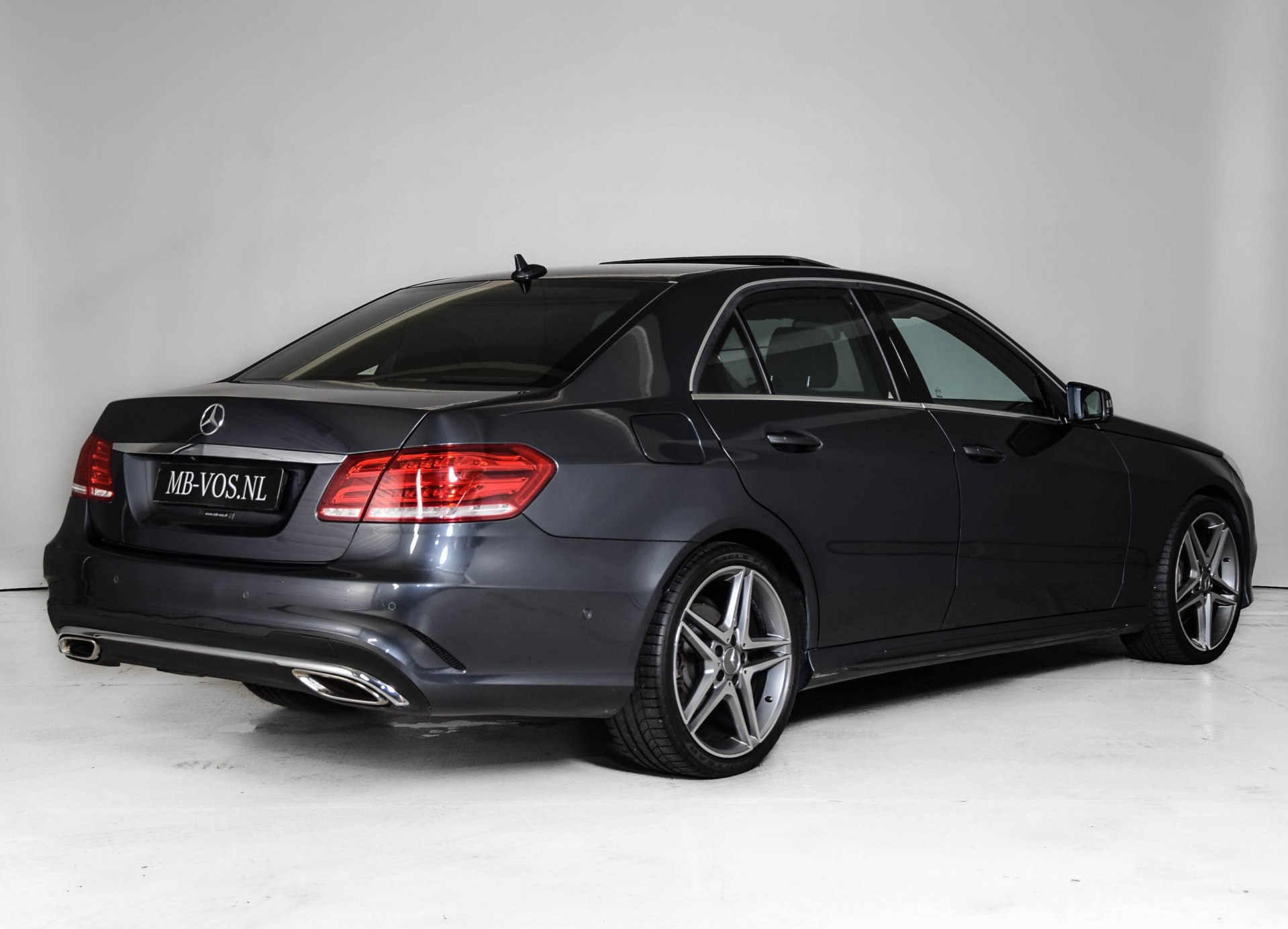 Mercedes-Benz E-Klasse 400 4-M AMG Exclusive/Distronic/Standkachel/Sound/Mem/4-Persoons Aut7 Foto 2