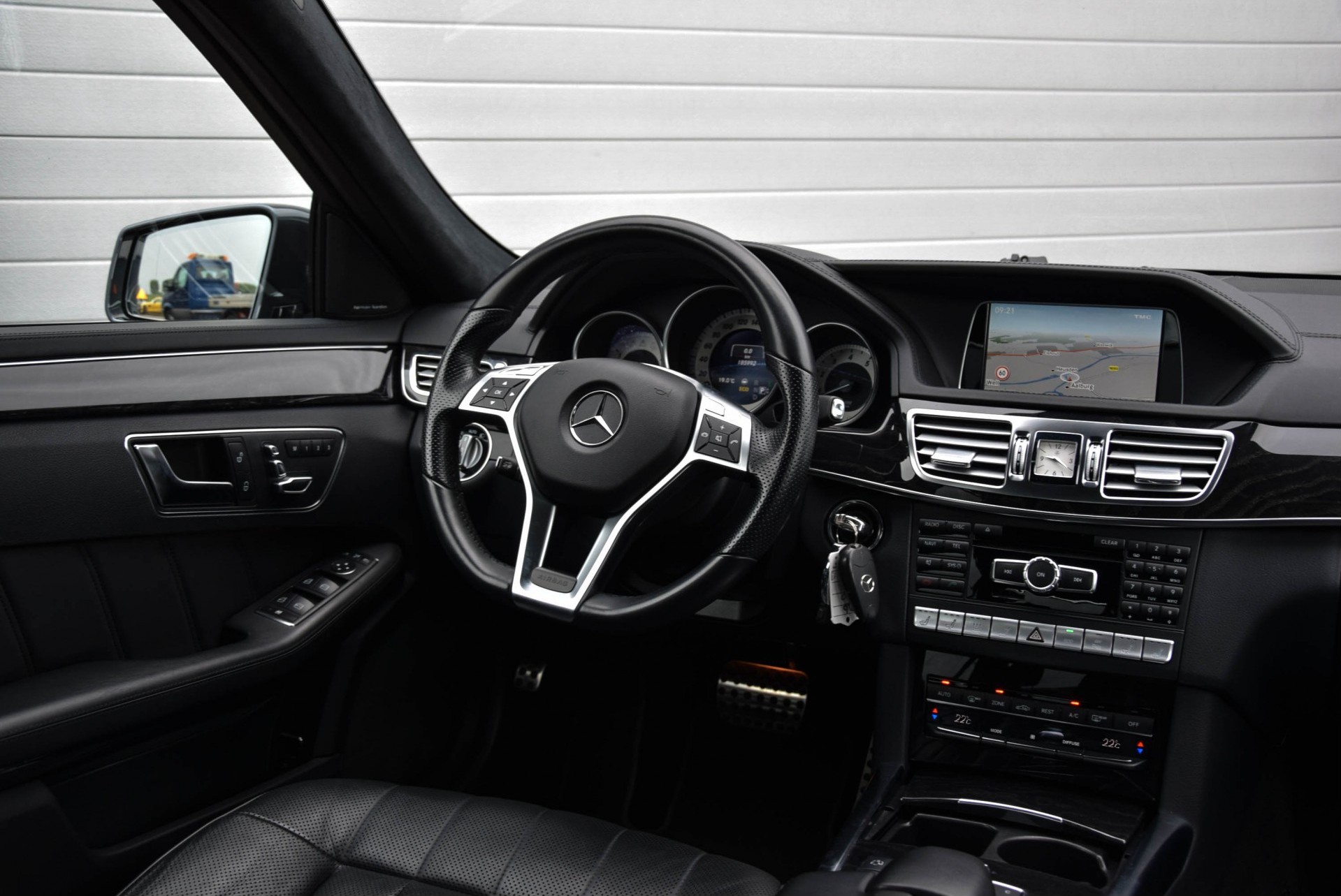 Mercedes-Benz E-Klasse 400 4-M AMG Exclusive/Distronic/Standkachel/Sound/Mem/4-Persoons Aut7 Foto 5