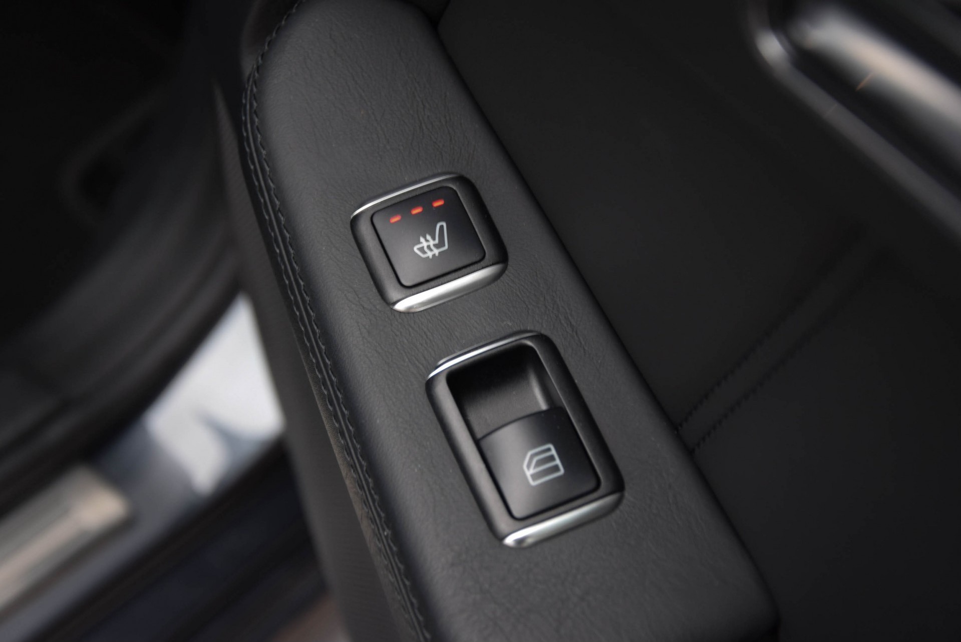 Mercedes-Benz E-Klasse 400 4-M AMG Exclusive/Distronic/Standkachel/Sound/Mem/4-Persoons Aut7 Foto 7