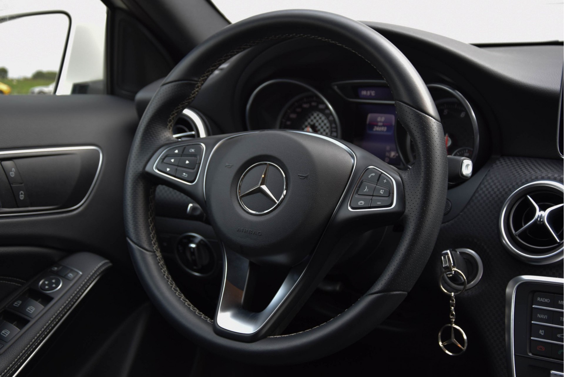 Mercedes-Benz A-Klasse 200 Urban Ambition Aut7 Foto 14