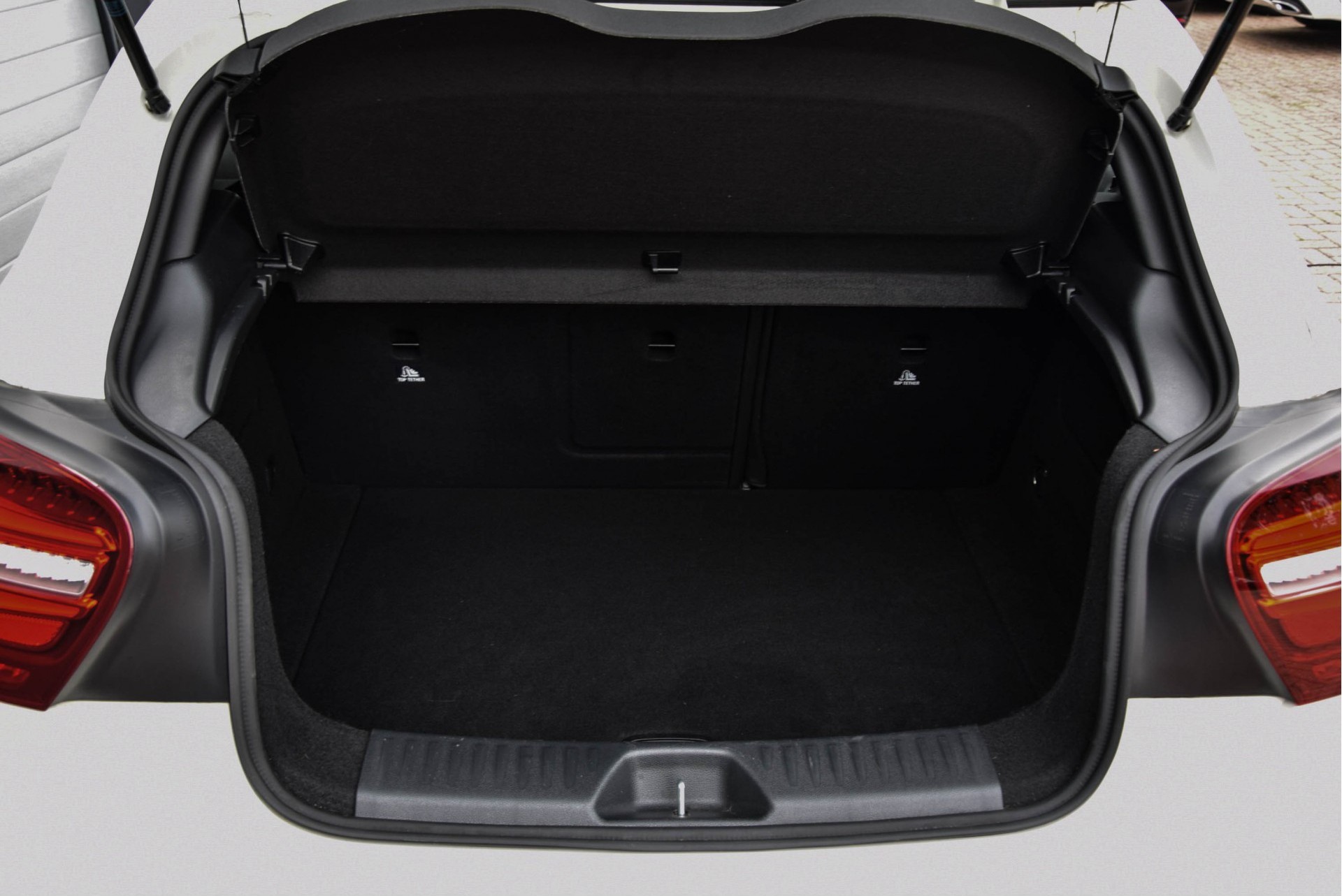 Mercedes-Benz A-Klasse 200 Urban Ambition Aut7 Foto 15