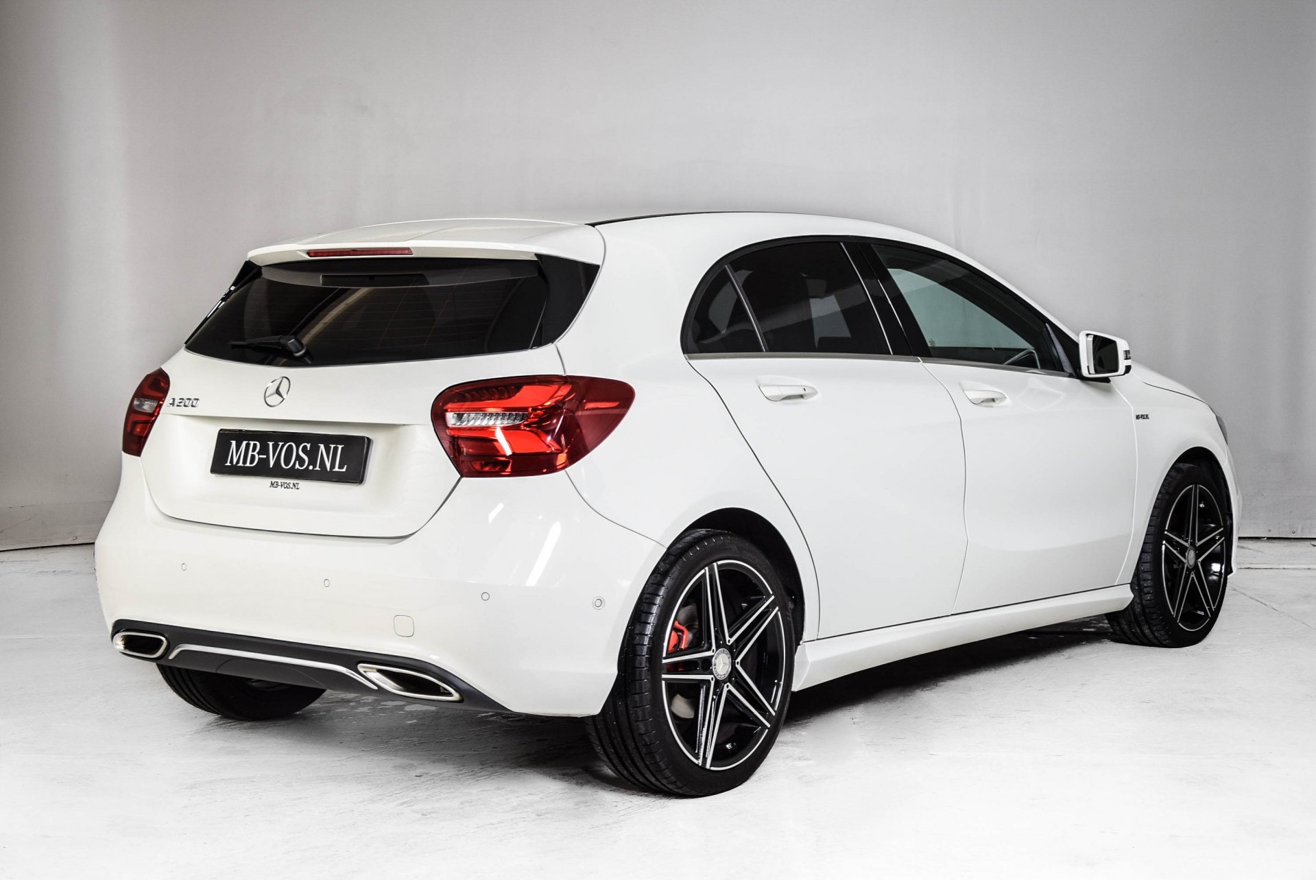 Mercedes-Benz A-Klasse 200 Urban Ambition Aut7 Foto 2