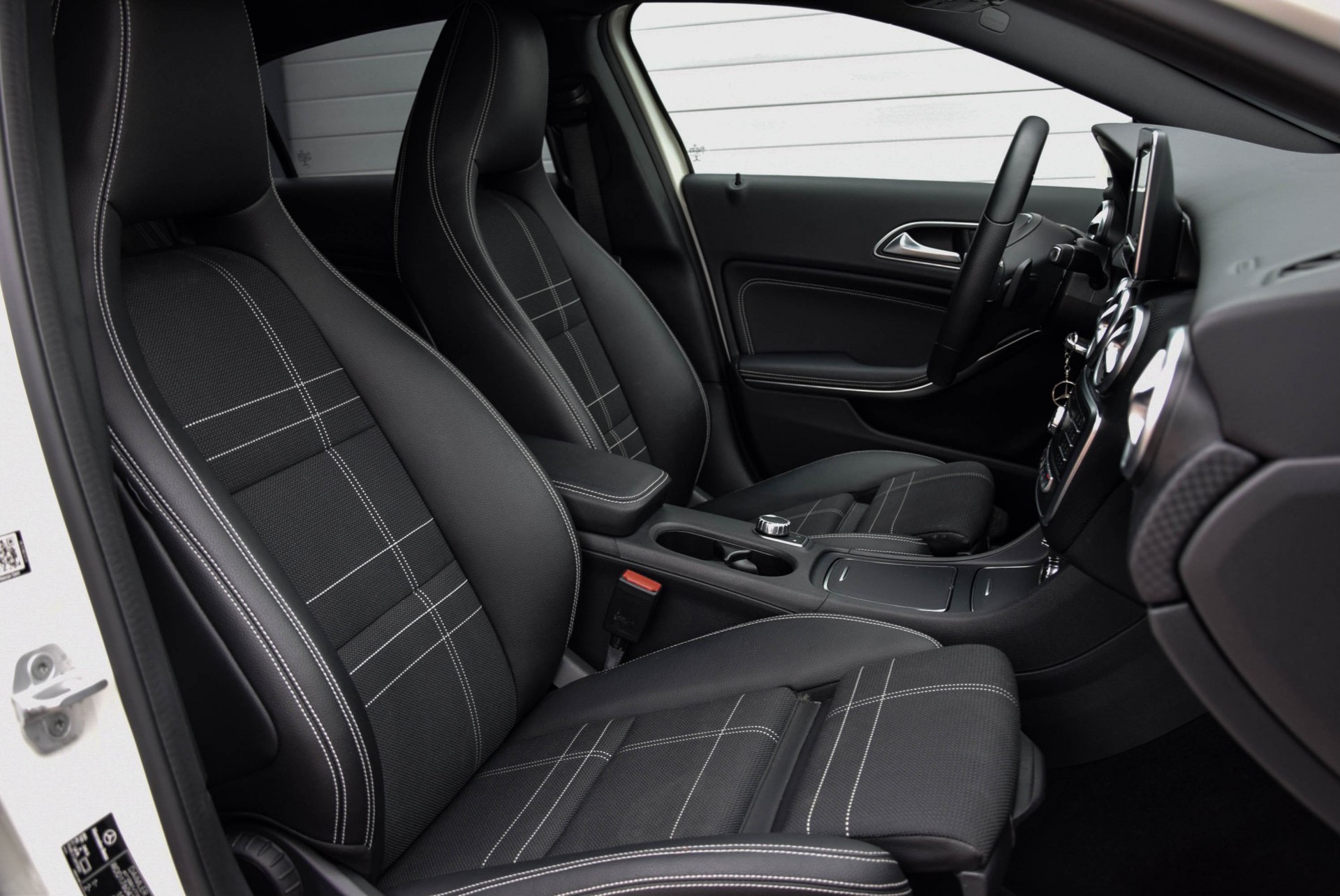 Mercedes-Benz A-Klasse 200 Urban Ambition Aut7 Foto 3