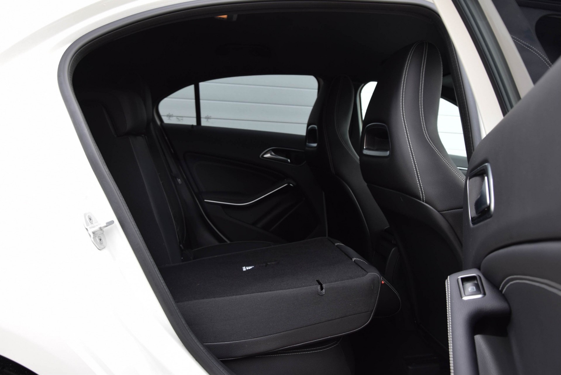 Mercedes-Benz A-Klasse 200 Urban Ambition Aut7 Foto 5