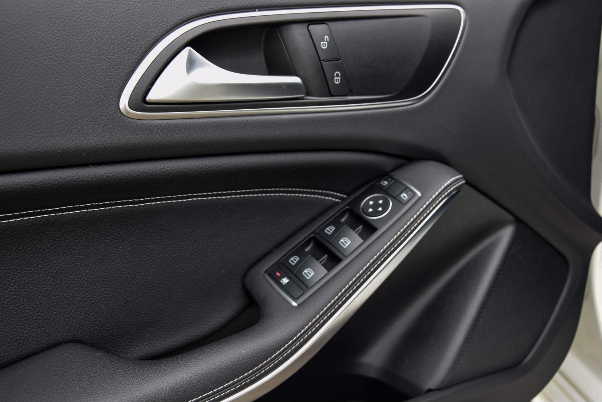 Mercedes-Benz A-Klasse 200 Urban Ambition Aut7 Foto 7