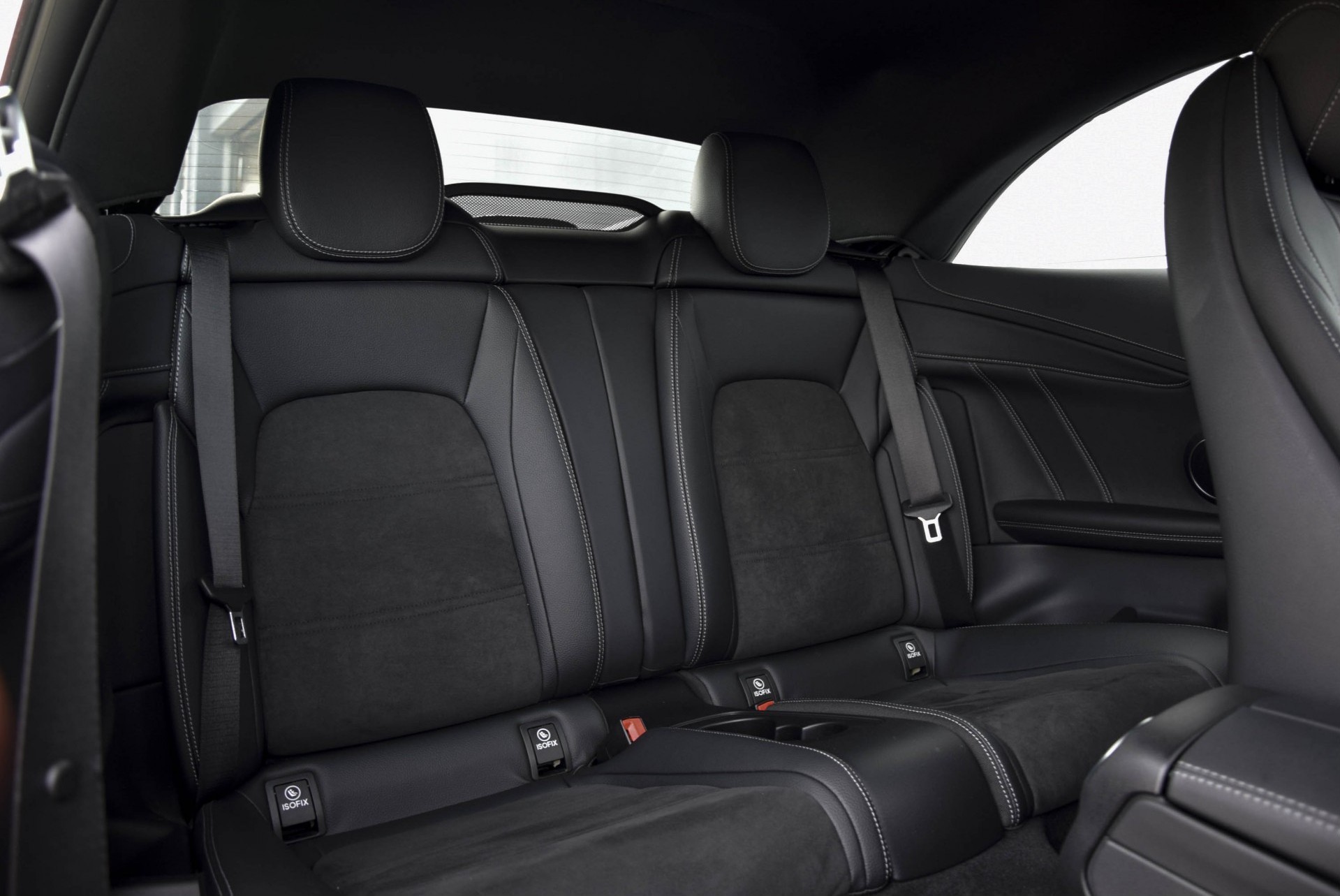 Mercedes-Benz C-Klasse Cabrio 63 AMG Night Carbon Aut7 met rode cabriokap Foto 6