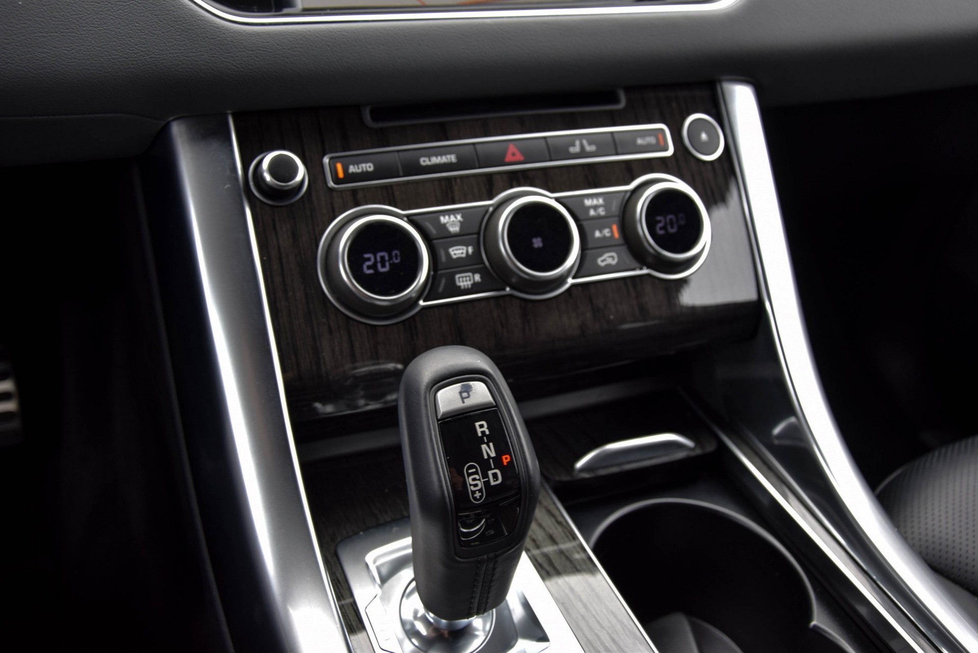 Land Rover Range Rover Sport 4.4 SDV8 HSE Dynamic Full Options Aut8 Foto 13