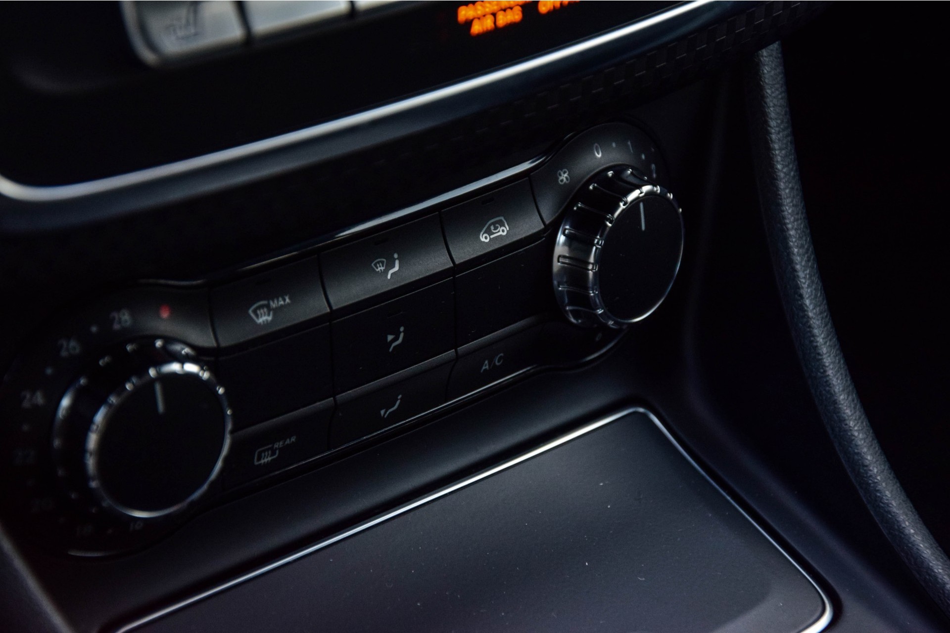 Mercedes-Benz A-Klasse 180 D Urban LED/Navi/Verw-stln Aut7 Foto 11