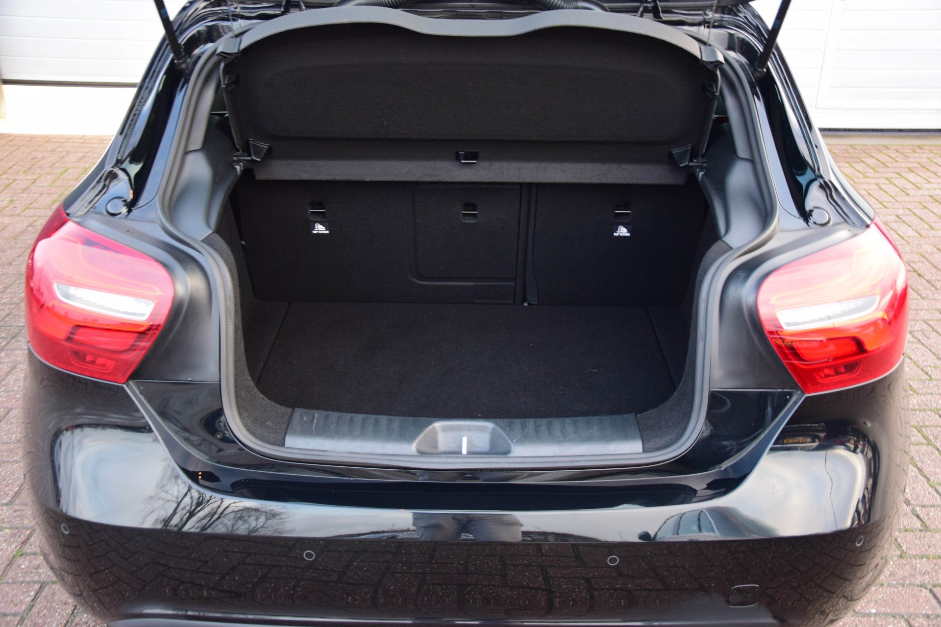 Mercedes-Benz A-Klasse 180 D Urban LED/Navi/Verw-stln Aut7 Foto 14