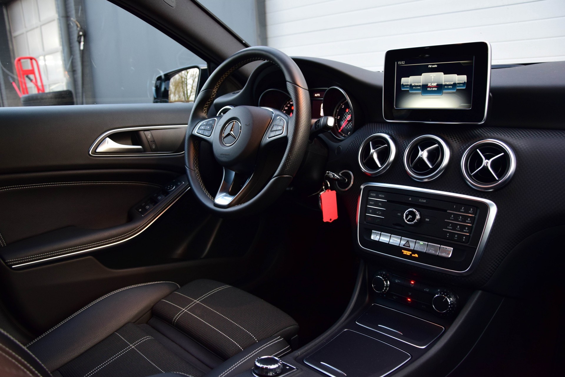 Mercedes-Benz A-Klasse 180 D Urban LED/Navi/Verw-stln Aut7 Foto 6